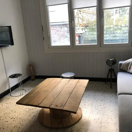 Coquelicot Industriel 아파트